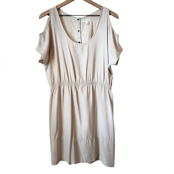 Urban Outfitters Silence + Noise Cold Shoulder Cream Mini Dress Sz S Back Snaps - Picture 1 of 12